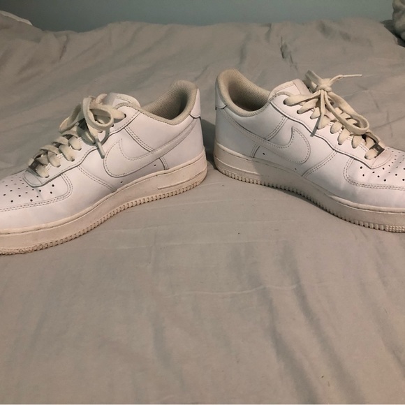 Men’s Nike Air Force 1’s in white - Picture 4 of 6